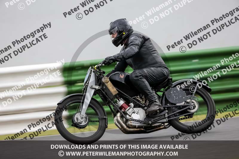 Vintage motorcycle club;eventdigitalimages;mallory park;mallory park trackday photographs;no limits trackdays;peter wileman photography;trackday digital images;trackday photos;vmcc festival 1000 bikes photographs